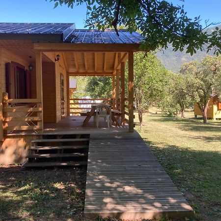 Camping, Hotel De Plein Air Les Cariamas Chateauroux-les-Alpes Esterno foto