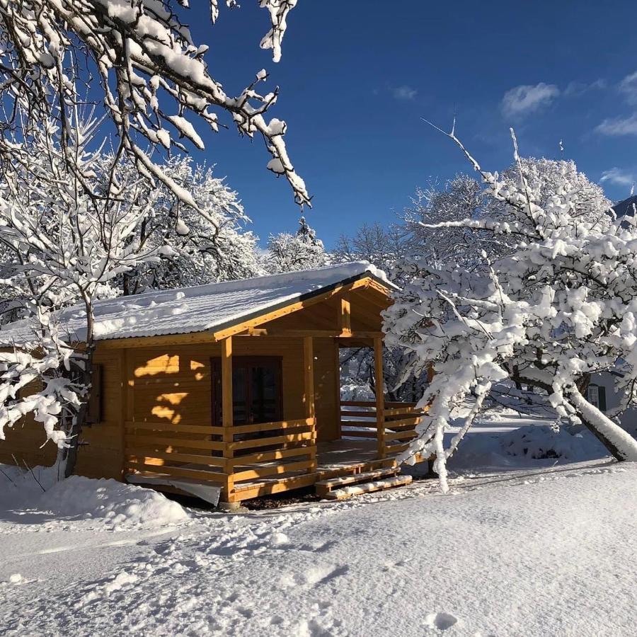 Camping, Hotel De Plein Air Les Cariamas Chateauroux-les-Alpes Esterno foto