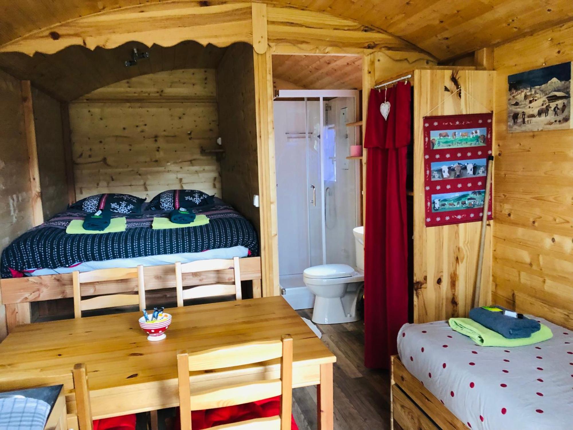Camping, Hotel De Plein Air Les Cariamas Chateauroux-les-Alpes Esterno foto